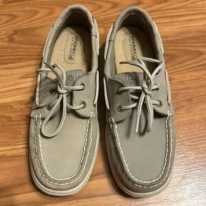 Size 6 gray sperry topsiders like new wore 2 times